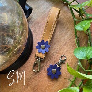 Handmade Sunflower Grab Strap and matching Zipper-Pull!